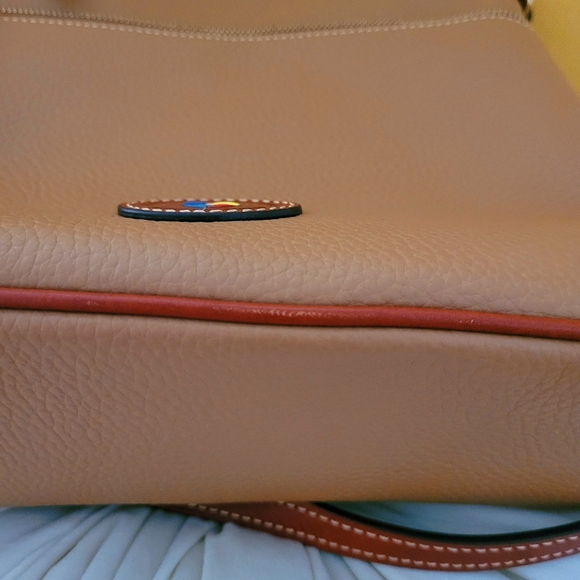 Rarely used! Dooney & Bourke Tan Taupe Pebble Leather Crossbody Bag - Picture 6 of 13